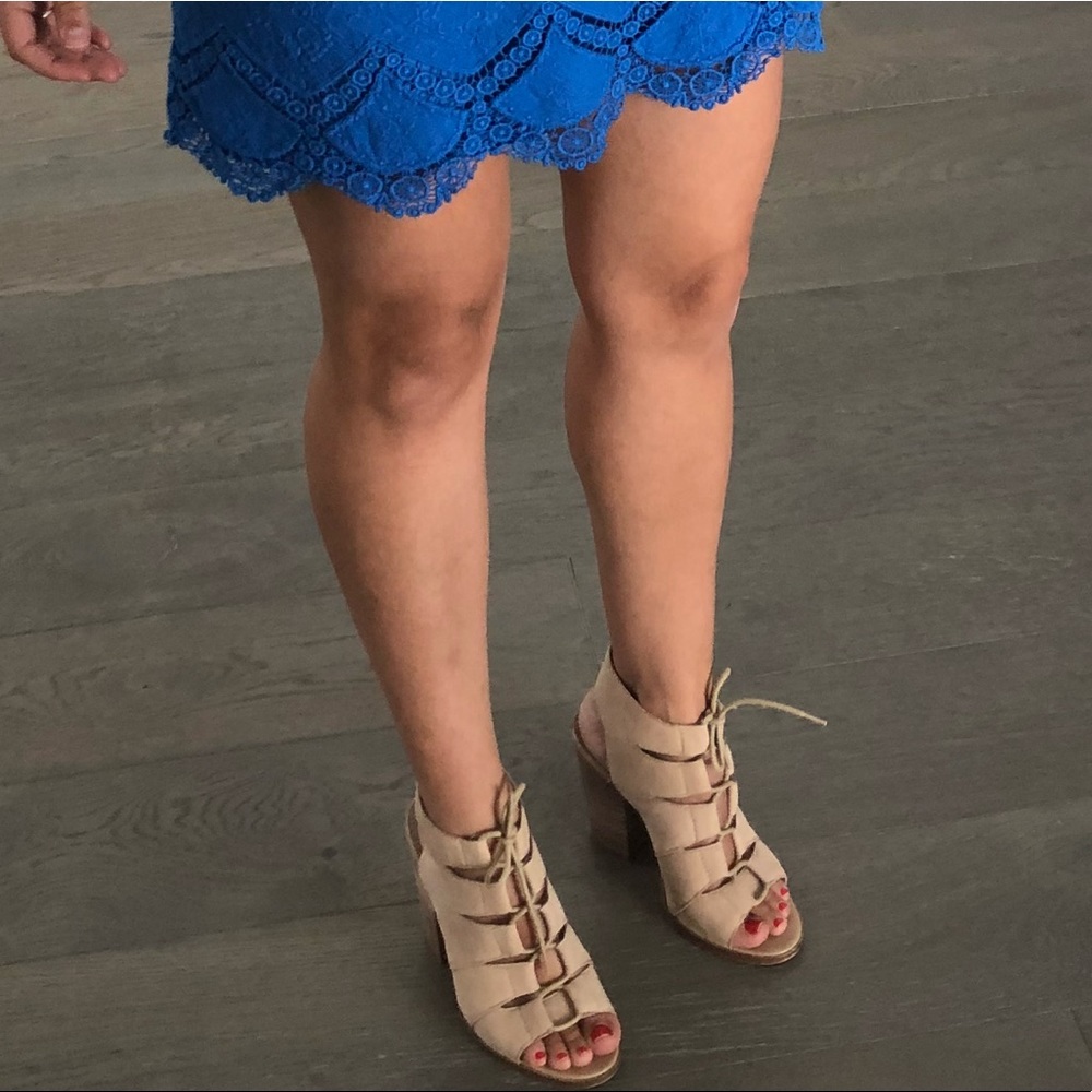 Hinge lace up taupe/nude block sandals - Picture 8 of 8